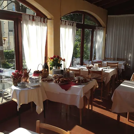 Hotel Ristorante Il Caminetto 2*