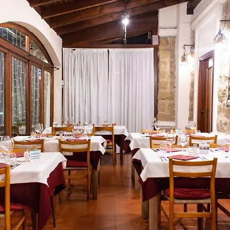 Hotel Ristorante Il Caminetto 2*