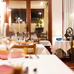 فندق Ristorante Il Caminetto 2*