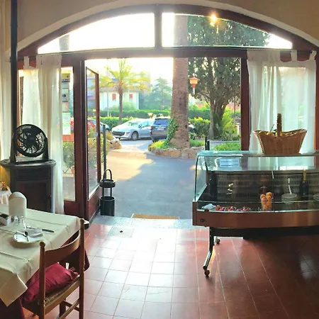 Ristorante Il Caminetto ホテル ディアーノ・マリーナ