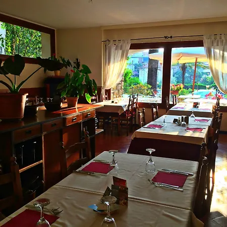 ホテル Ristorante Il Caminetto