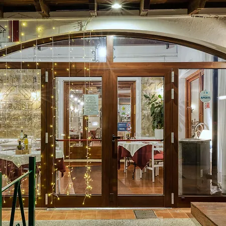 ホテル Ristorante Il Caminetto ディアーノ・マリーナ