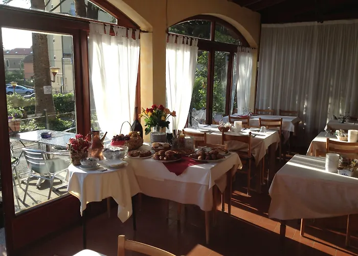 فندق Ristorante Il Caminetto 2*