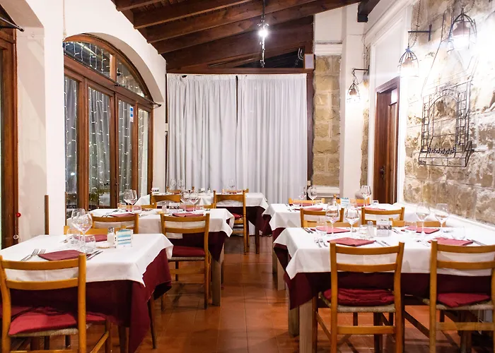 فندق Ristorante Il Caminetto 2*