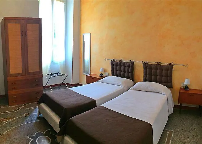 فندق Ristorante Il Caminetto 2*